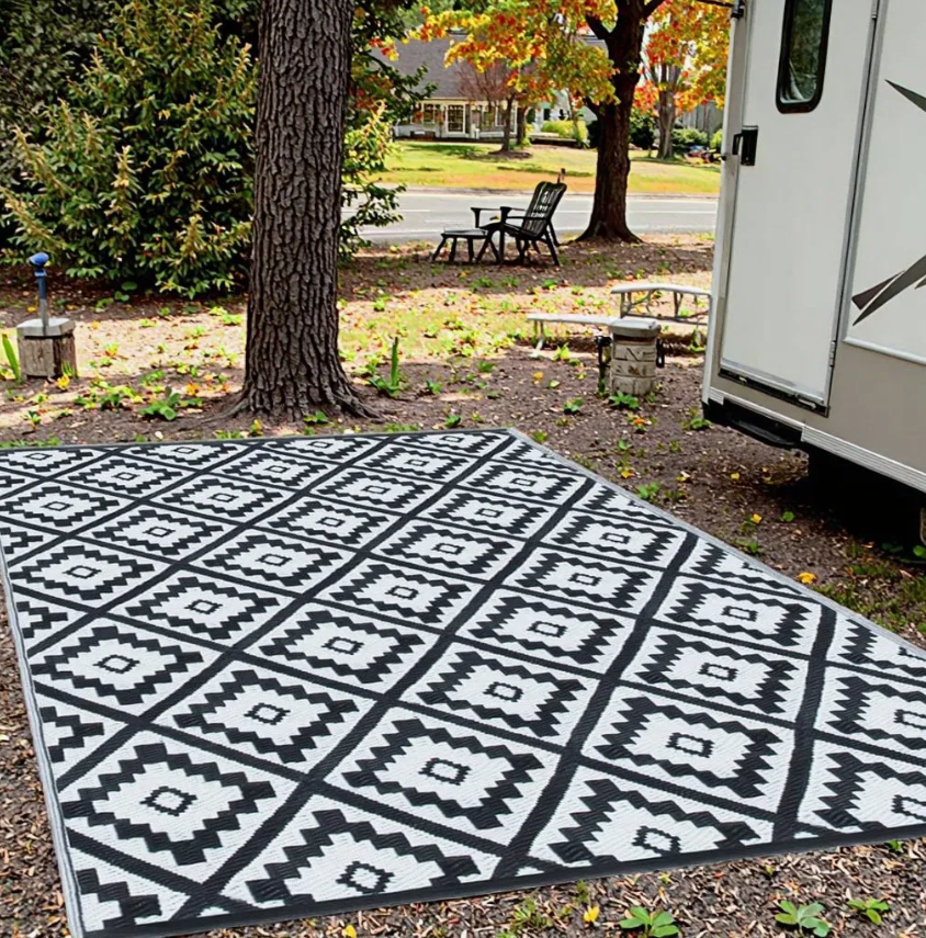 Recycled PP Outdoor Rug – Water-Resistant Machine-Woven Carpet for Patio, RV & Outdoor Use